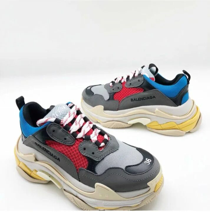 Triple s кроссовки. Кроссовки Баленсиага трипл с. Кроссовки Balenciaga Triple s 2.0. Кроссовки Баленсиага 37. Баленсиага кроссовки 2018.