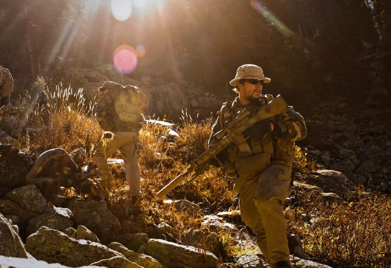Переживу уцелевший. Уцелевший 2014. lone survivor.