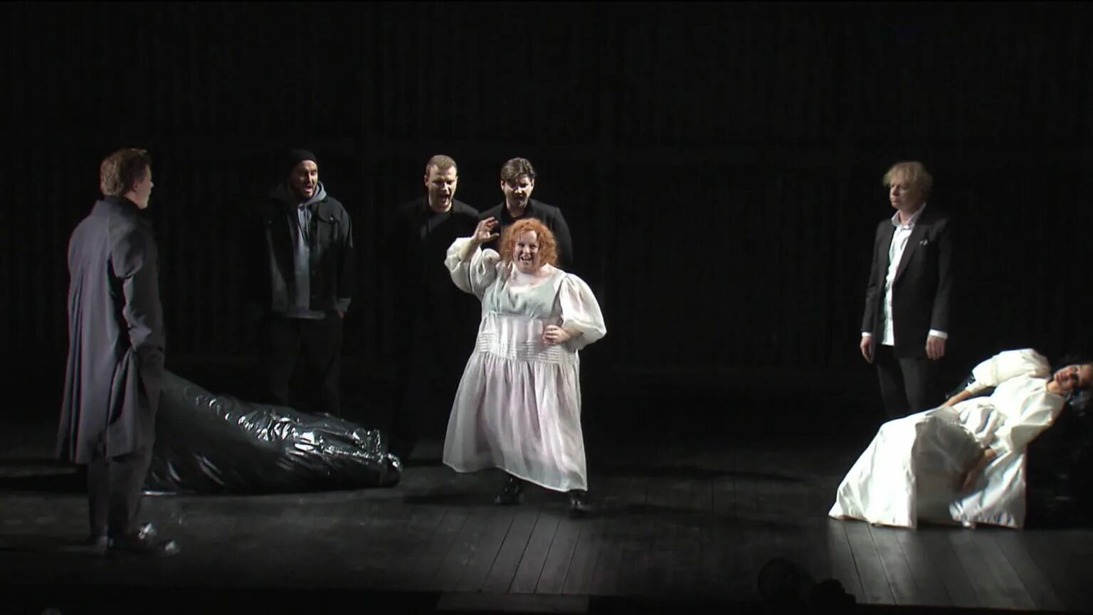 Шекспир гамлет моссовета отзывы. Шекспир гамлет моссовета отзывы. Шекспир гамлет моссовет. Шекспир гамлет марчелли театр моссовета. Шекспир гамлет в театре моссовета премьера.