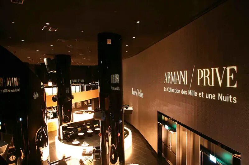 Prive milano. Армани в Италии бар. Armani клубный дом.