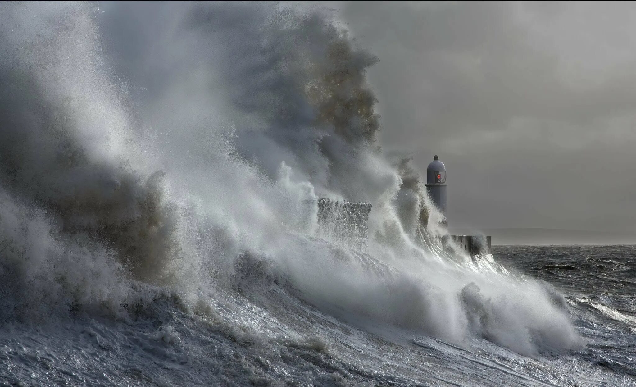 Приливная волна славы. Карское море шторм. Бискайский залив волны убийцы. Шторм в ла Манше. Самый сильный шторм.