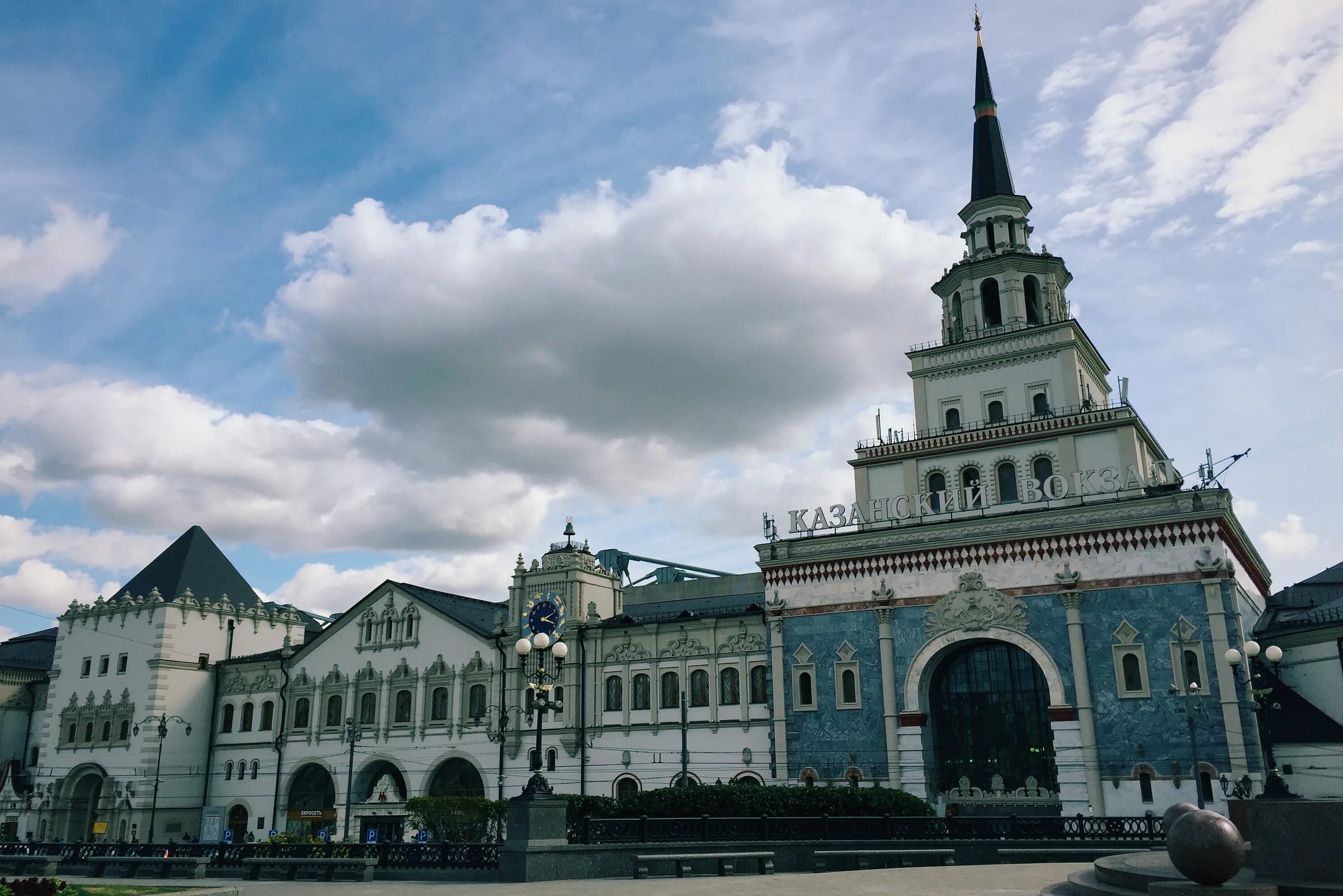 Щусев здание Казанского вокзала. Казанский вокзал 1864. Казанский вокзал панорама. Казанский вокзал площадь трех вокзалов.