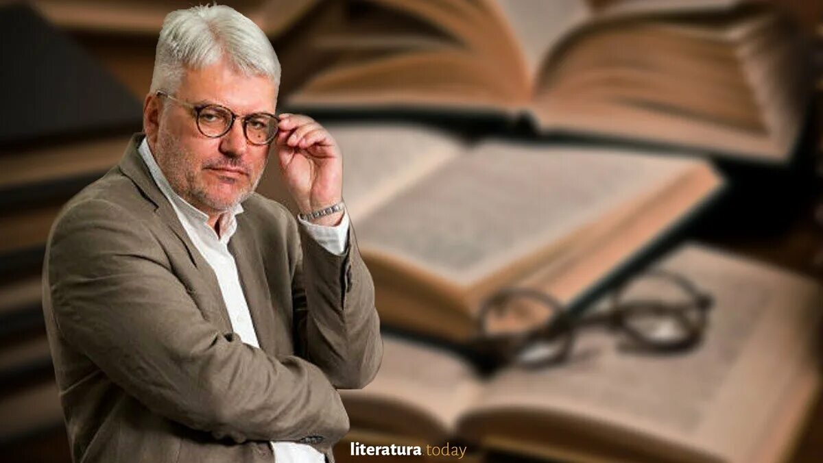 Влади́мир семёнович мака́нин. Всероссийская литературная премия «гипертекст». Терри пратчетт портрет арт. Влади́мир гео́ргиевич соро́кин. Новые писатели 2015.