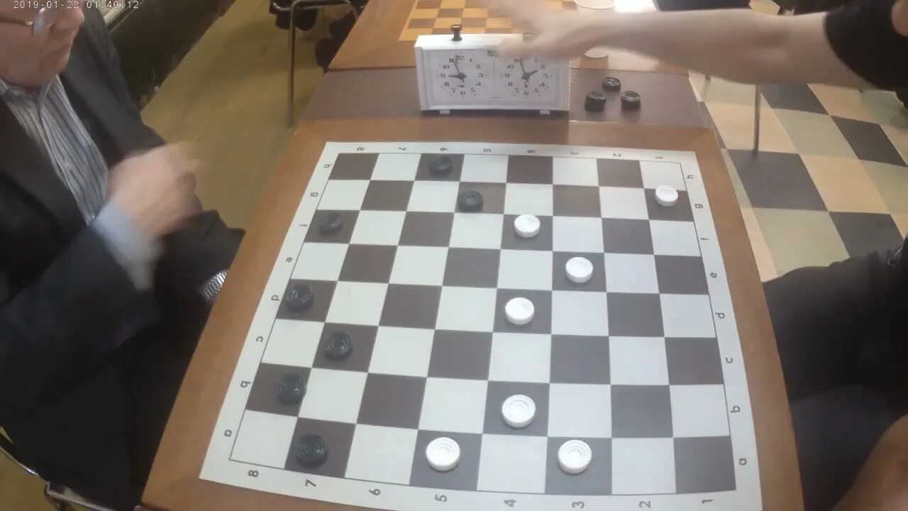 Checkers 10. Созинов гроссмейстер шашки. Кристофер стрейчи шашки. Михальченко шашки. Армянские шашки.