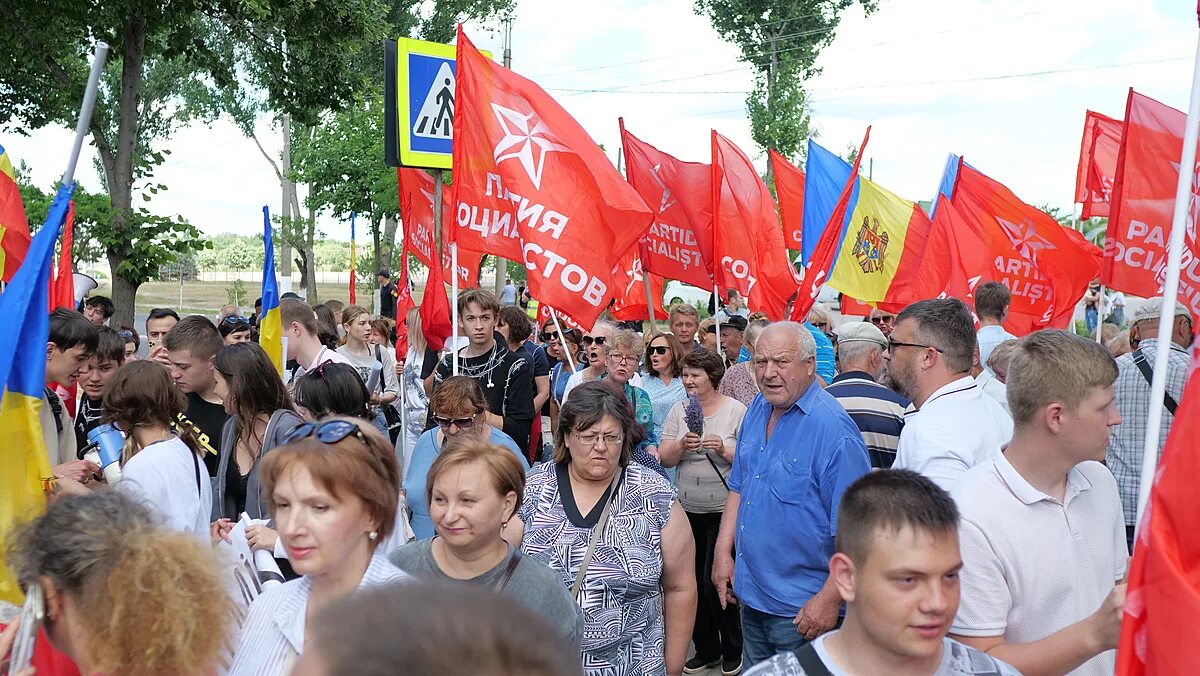 Протесты в варшаве 2020. Решительный протест. Протесты в польше. Решительный протест союза советских социалистических республик. Девушка и протест.