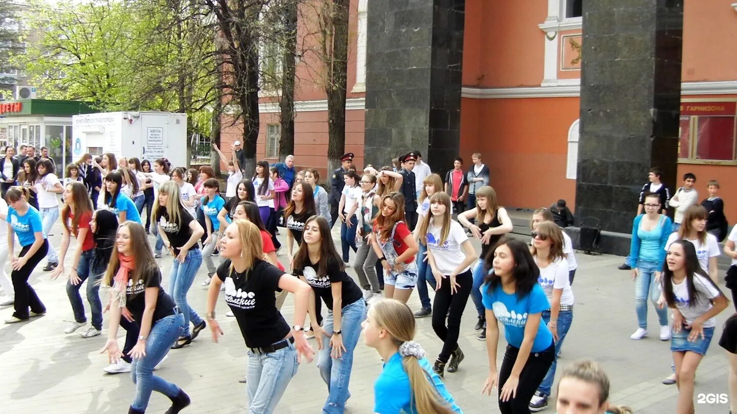 Школа танцев поколение. Танцевальная студия Виктори Воронеж. Студия танца Воронеж. Фристайл танцевальная студия Воронеж. Танец новое поколение.