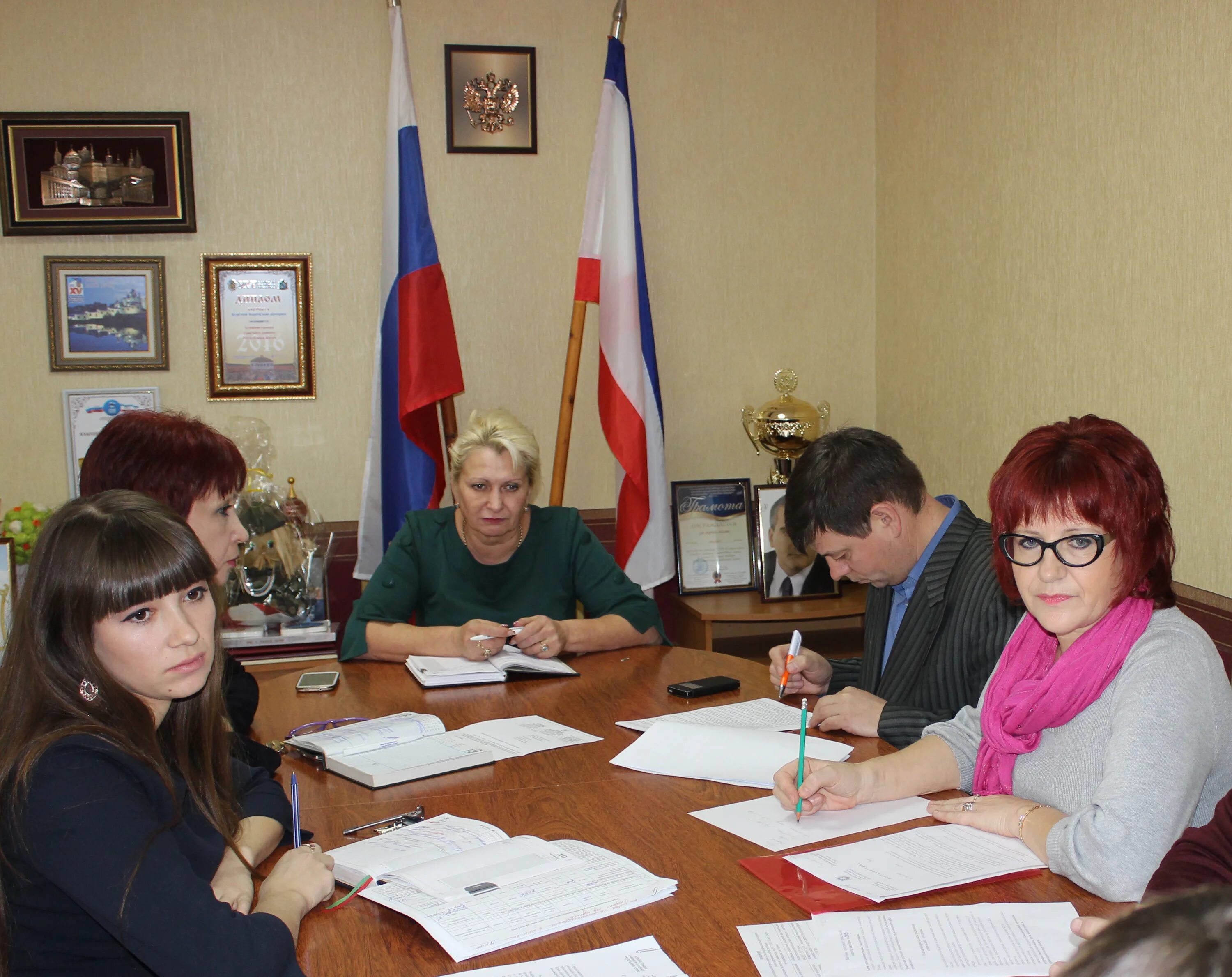 Департамент социальной защиты саки. Интернациональная 4 саки крым. Департамент социальной защиты саки. Сакский роно сотрудники. Собес саки телефон.