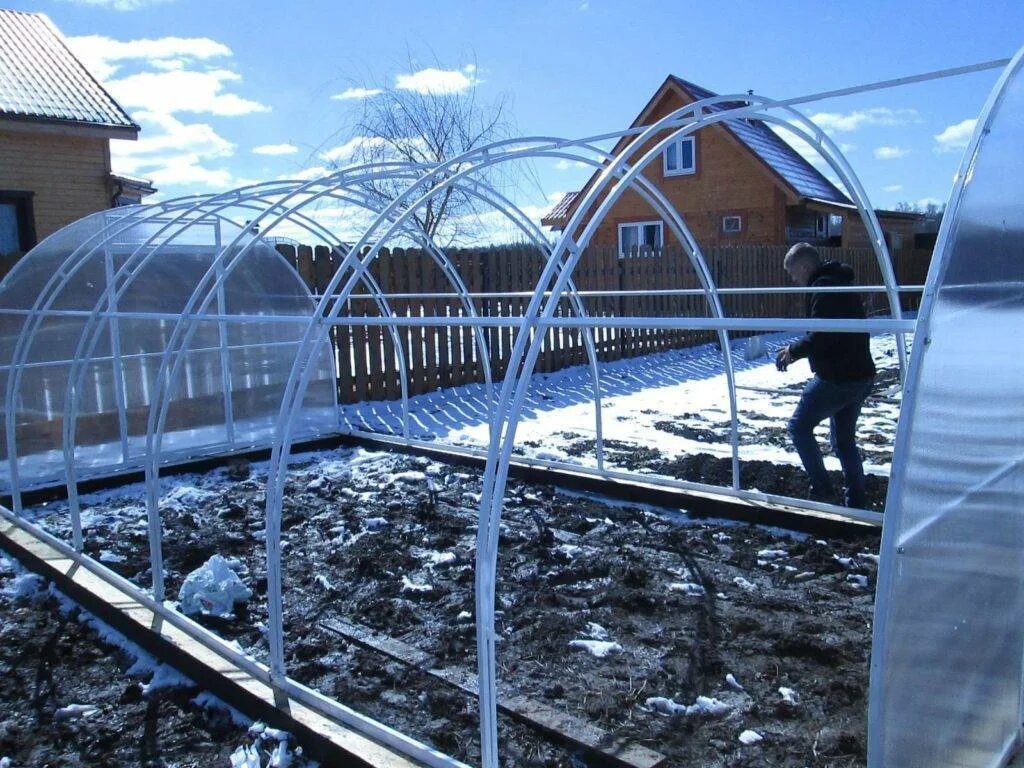 Теплица из поликарбоната. Монтаж теплицы. Монтаж теплицы из поликарбоната. Сборка теплицы из поликарбоната.