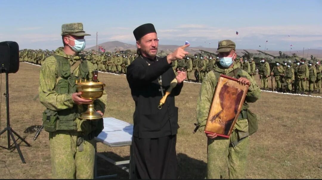 Военный капеллан. Военный капеллан в Российской армии. Военный капеллан православный. Военный священник. Военный священник в России.