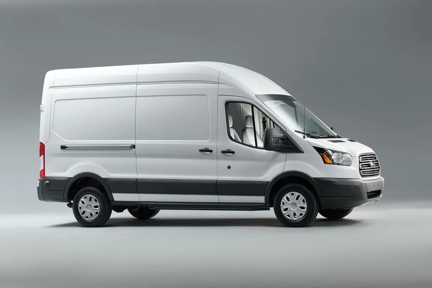 Модели форд транзит. Форд Транзит Ван. Ford Transit фургон. Ford Transit ЦМФ l2h2. Форд Транзит грузовой фургон 2016.