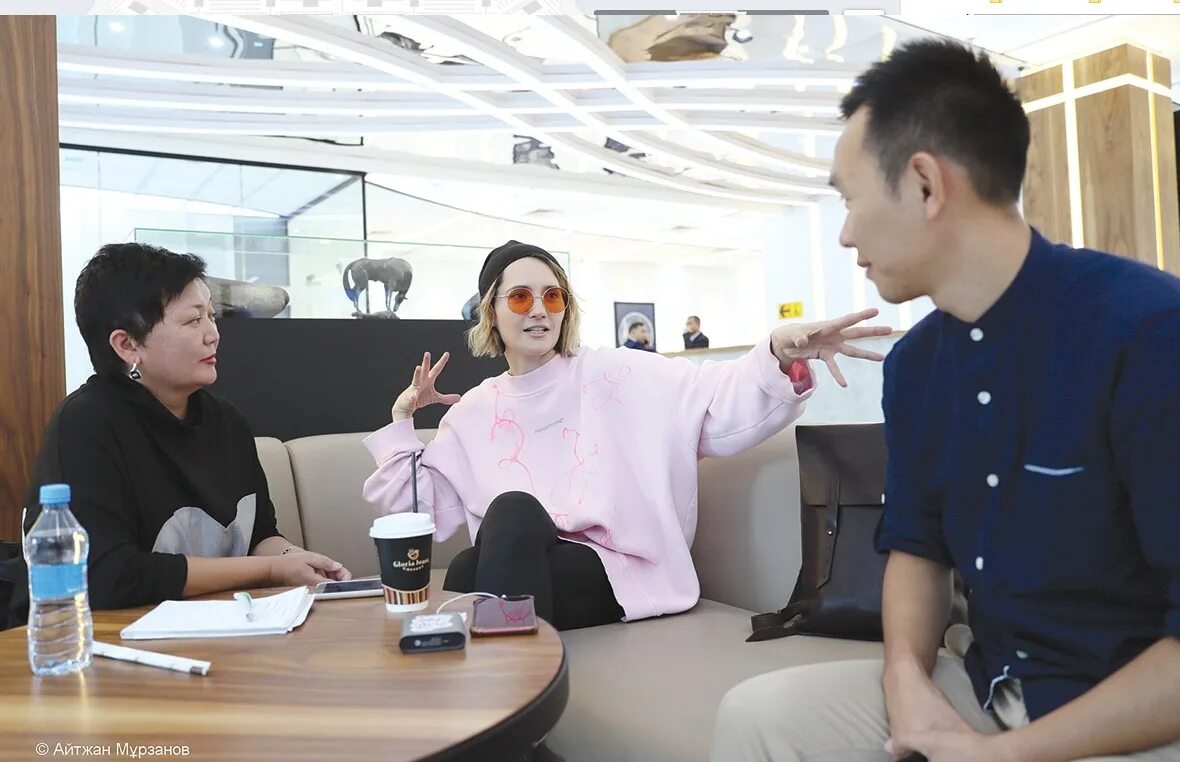 Антон михалев режиссер. Сколько зарабатывает продюсер в россии. Антон михалев режиссер. Креативный продюсер зарплата. Креативный продюсер зарплата.