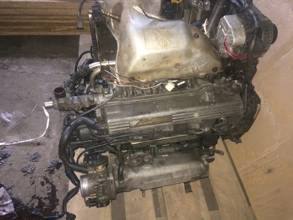 Двигатель тойота корона 1. Двигатель тойота 4s-fe. Toyota corona 2 4wd 92-96 подкапотка. Мотор 4s fe. Двигатель toyota 4s.