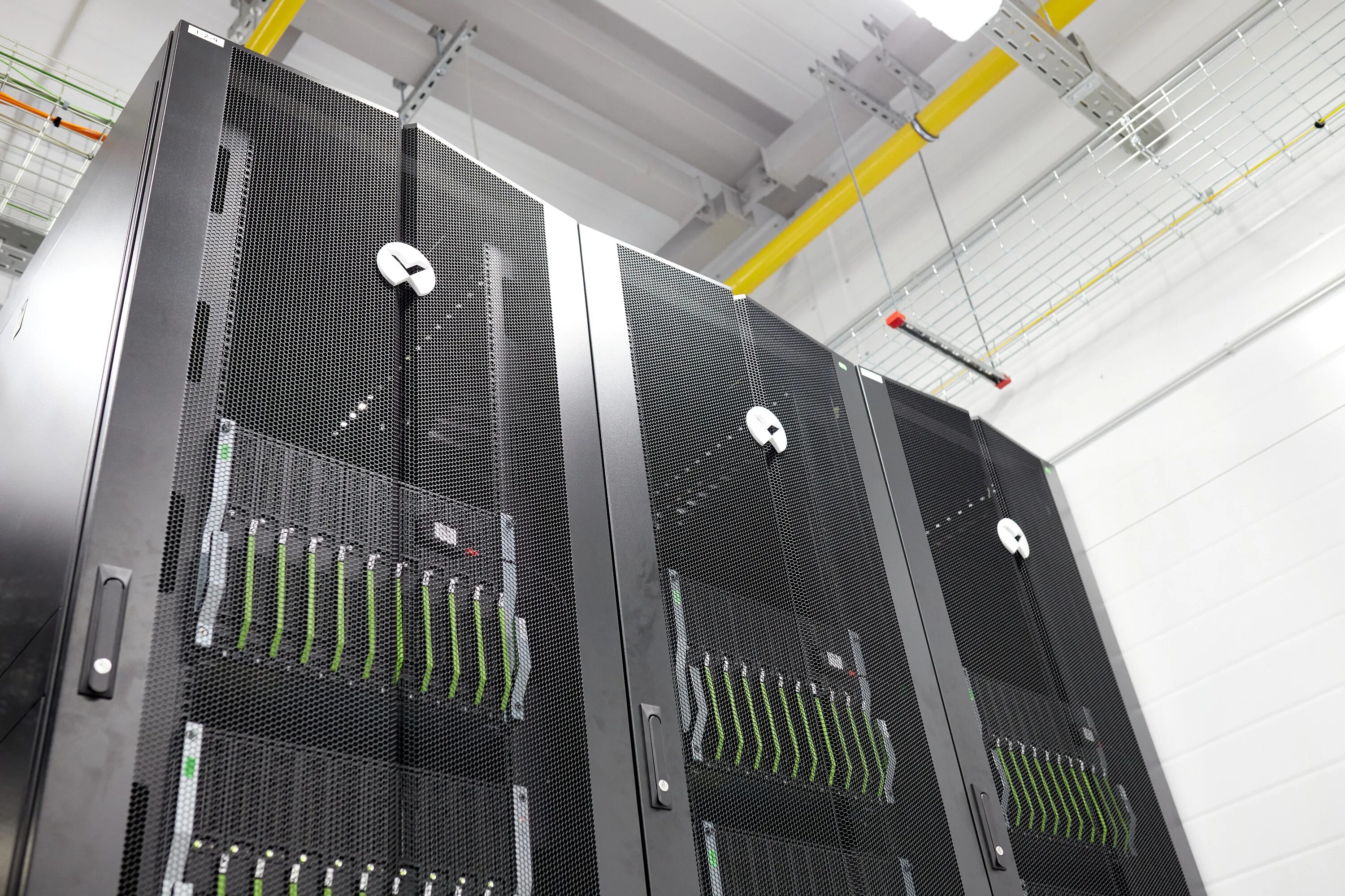 Datacenter цод. Выделенный сервер. Сервера екб. Современные суперкомпьютеры. Сервера екб.