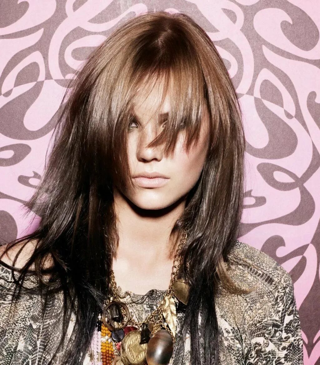 Стрижка рванка и каскад. Градуированный каскад лисий хвост. Майли сайрус лесенка. Стрижка рванка и каскад. Стрижка рваный каскад.