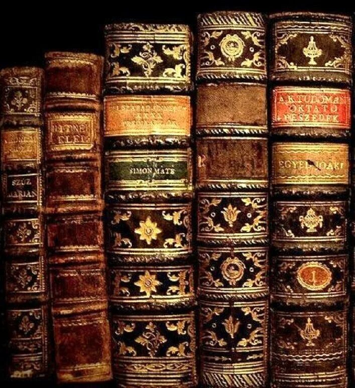 Старинные книжные переплёты. Коллекция старых книг. Переплет старинной книги. Armenian old books. Коллекцию старинных книг среди которых были.