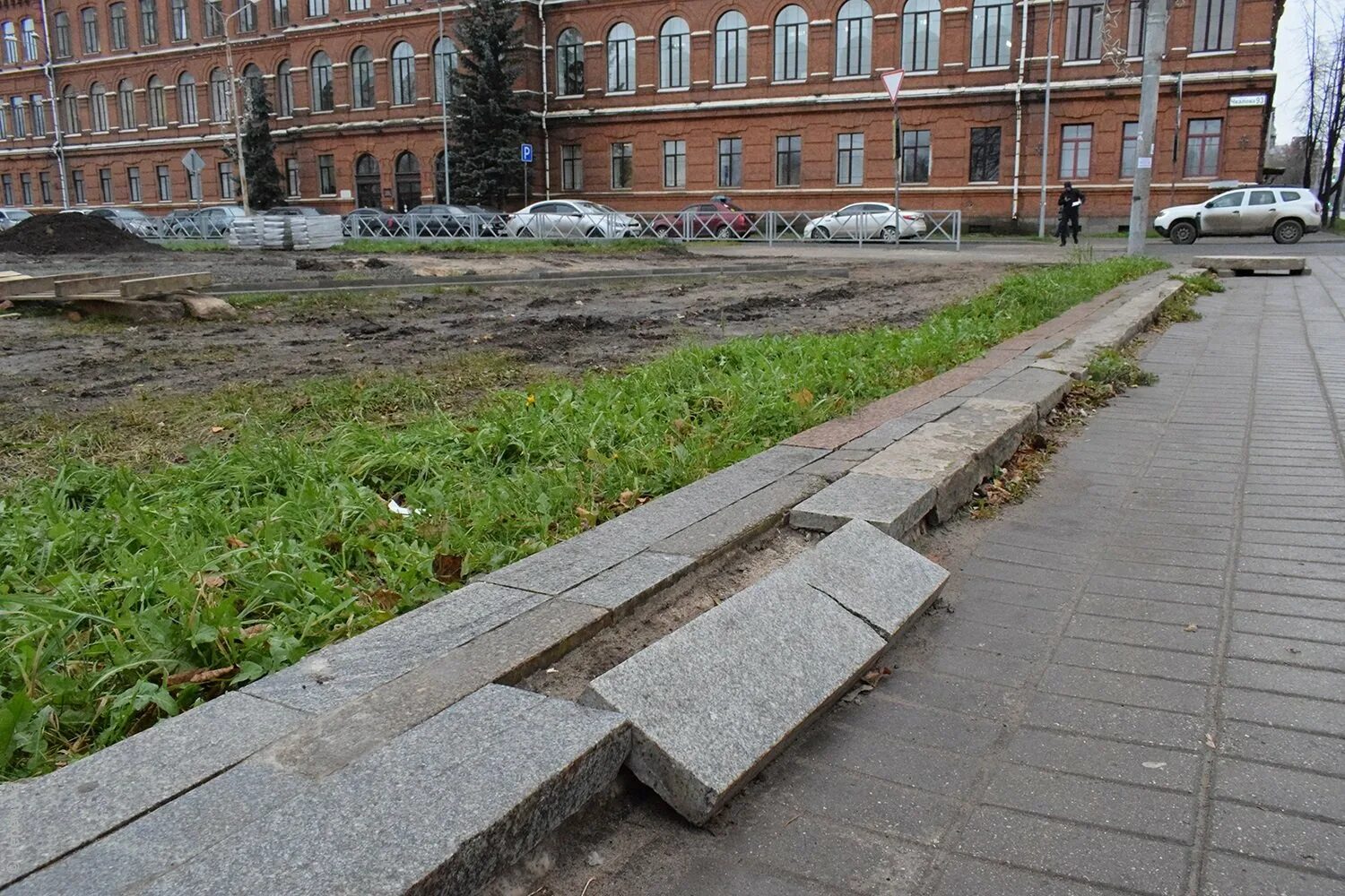 Фонтан в Рыбинске на площади Дерунова. Пл Дерунова после ремонта. Площадь Дерунова картинки. Площадь Дерунова Рыбинск фото. Ремонт пл