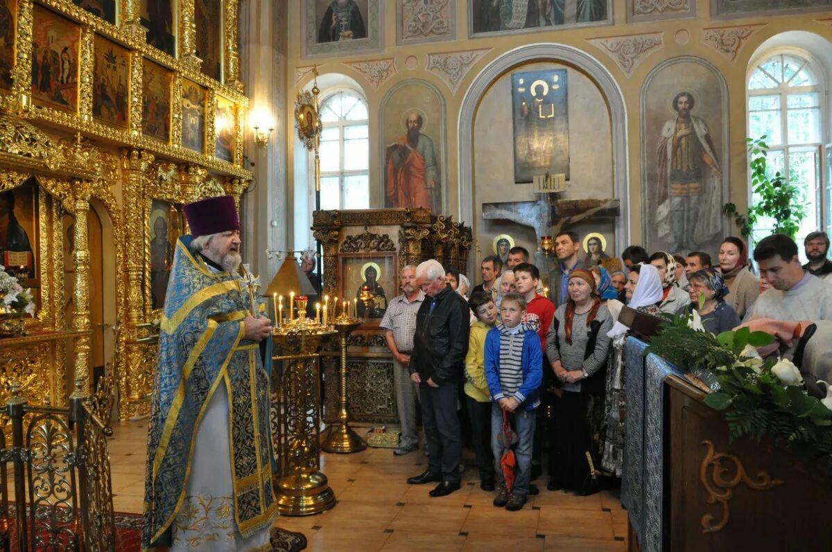 Храм одинцовская епархия. Владыка фома епископ одинцовский и красногорский. Служба в церкви в одинцово. Вмч. Собор георгия победоносца в одинцово.