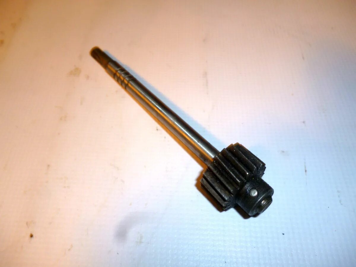 Привод спидометра зил. Привод спидометра паз 32053 электронный. Привод спидометра зил 4331. Кпп зил 130 привод спидометра. Привод спидометра зил 5301.