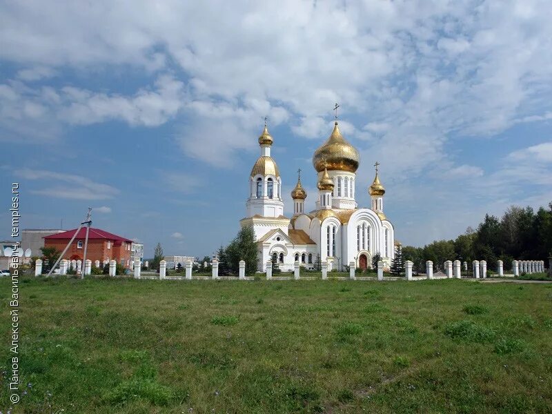 Мордовия чамзинский район п комсомольский. Поселок Комсомольский Чамзинский район. Мордовия Чамзинский район поселок Комсомольский. Храм в поселке Комсомольский Мордовия. Чамзинка Мордовия храм.