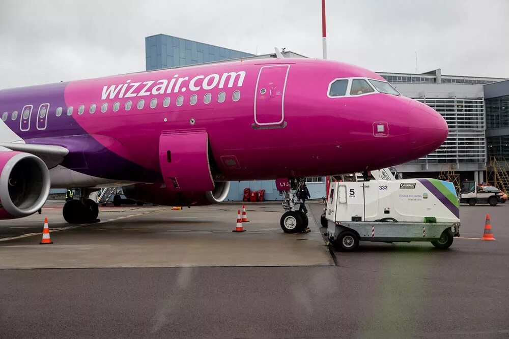 Лоукостер. Венгерская авиакомпания wizzair. wizz самолеты. самолеты визз эйр. лоукостер визэйр.