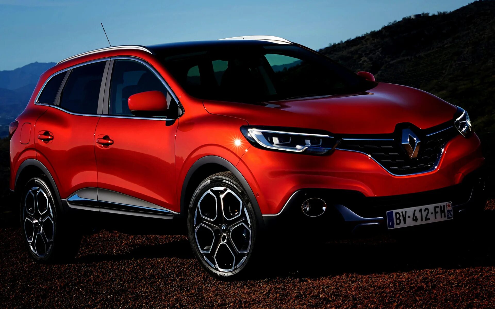 Масло в рено каджар. Рено Каджар 2021. Рено Каджар 2022. Renault Kadjar 2015. Renault Kadjar автомобили Renault.