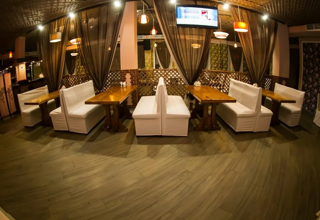 контактный ресторан. барная стойка в ресторане. чача рум атриум. барная стойка в ресторане. контактный ресторан.