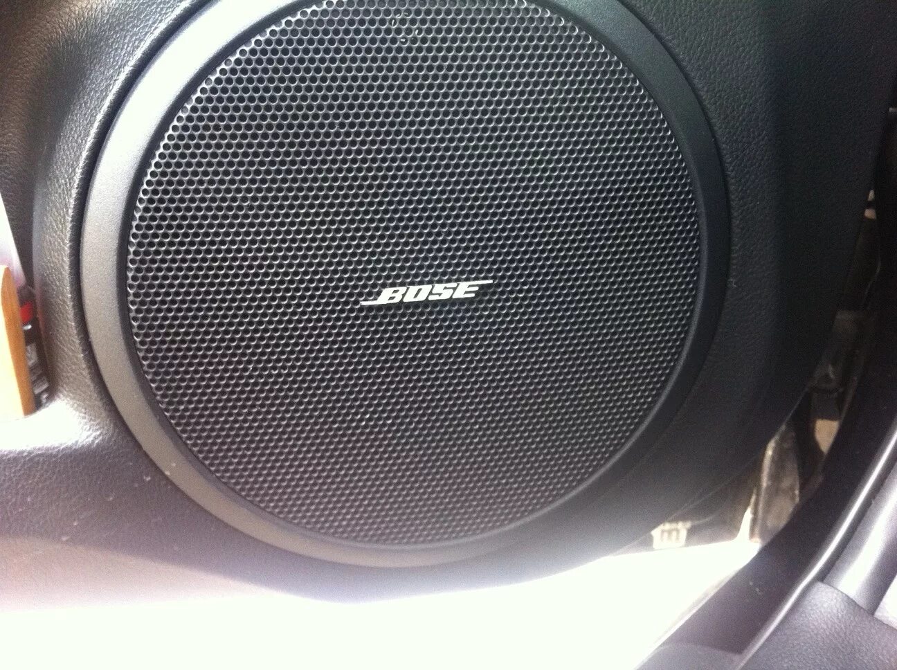 Bose автозвук. Колонки Talisman Bose. Аудиосистема Bose в машину. Динамики Bose автомобильные. Bose авто