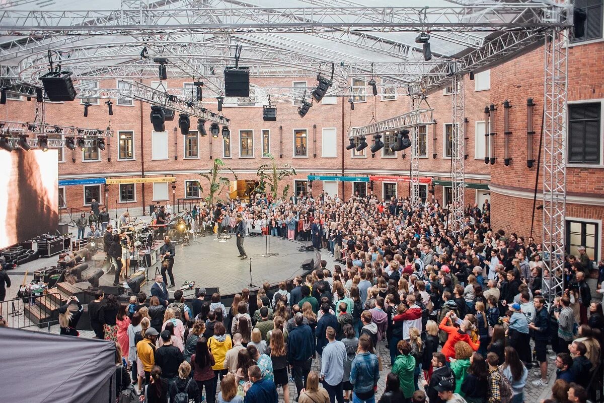 Бутырка спб концерт. Бутылка Питер новая Голландия. Новая Голландия наб. Адмиралтейского канала, 2. Новая Голландия в 90-е. Санкт-Петербург остров новая Голландия остров новая Голландия.