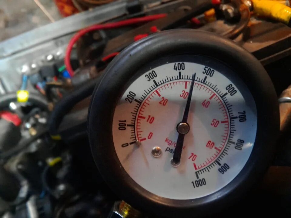компрессия двигателя в20в. компрессию в машине мерить. измерение компрессии двигателя 1. компрессия митсубиси паджеро спорт 2. компрессия в цилиндрах бензинового двигателя норма.