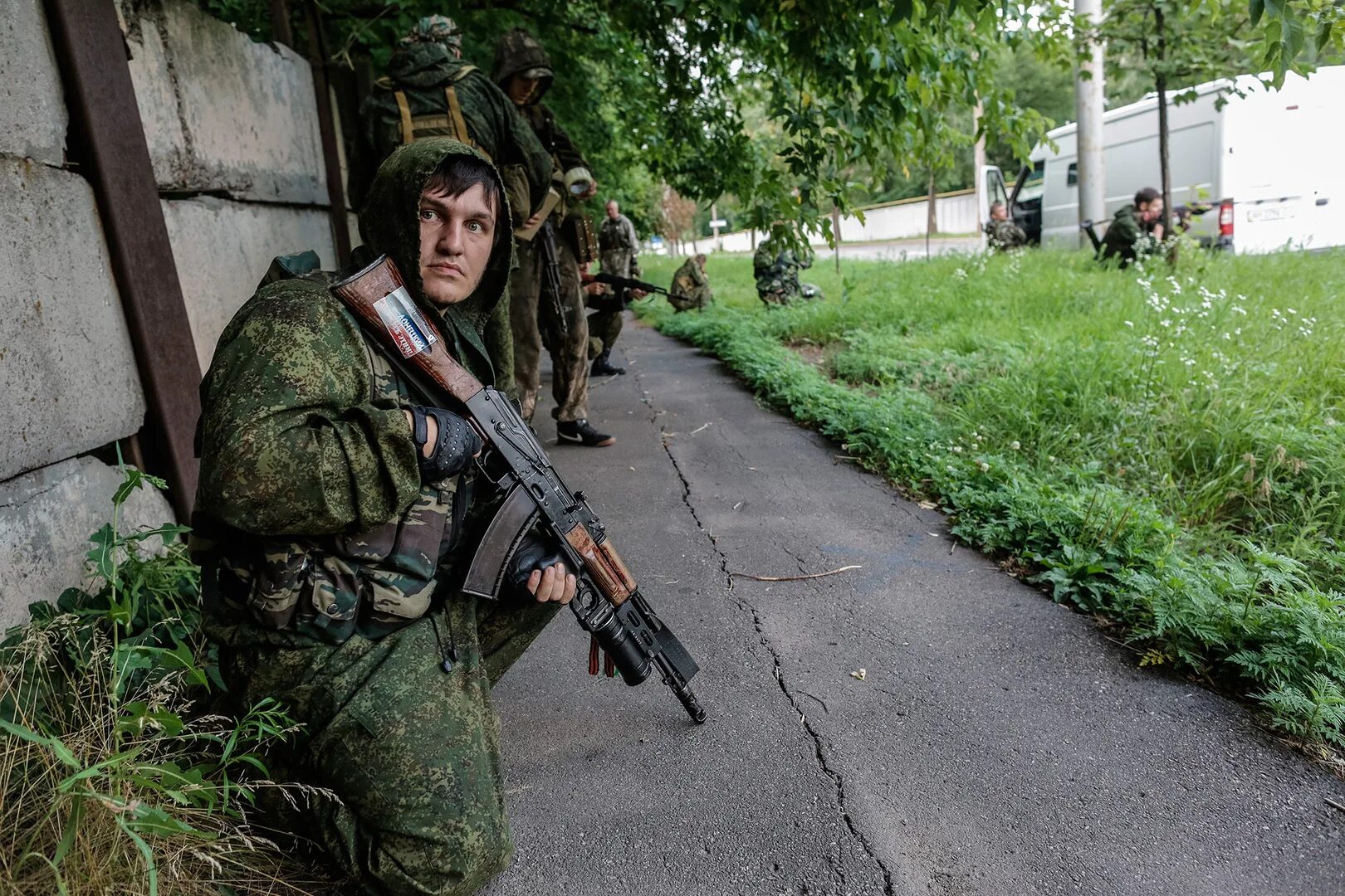 Военный доне. Гиви Моторола Абхаз. Гиви и Абхаз. Юлия Овчаренко Авидзба. Ополченец позывной Абхаз.