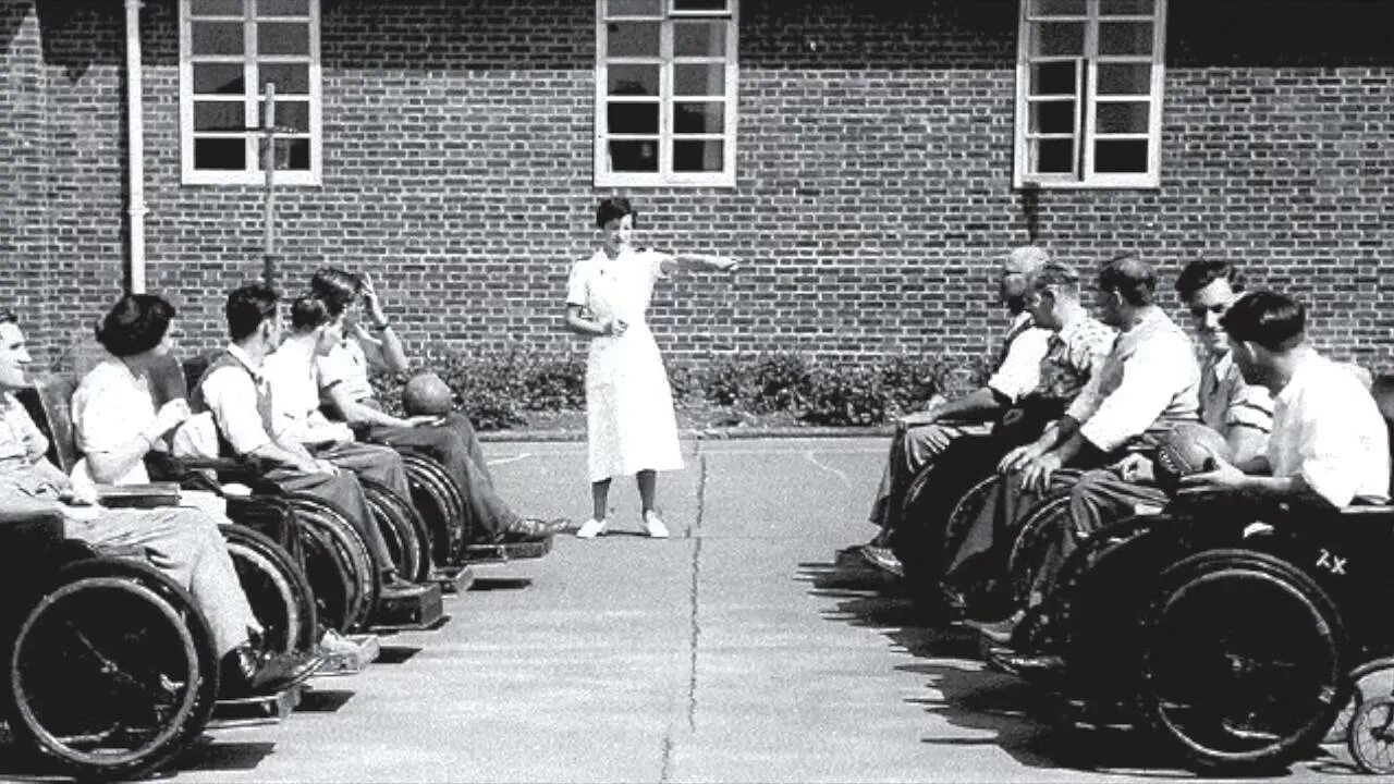 Инвалиды во время войны. Сток-Мандевильские игры 1948. Инвалиды в 20 веке. Инвалиды первой мировой. Школы для инвалидов в Великобритании.