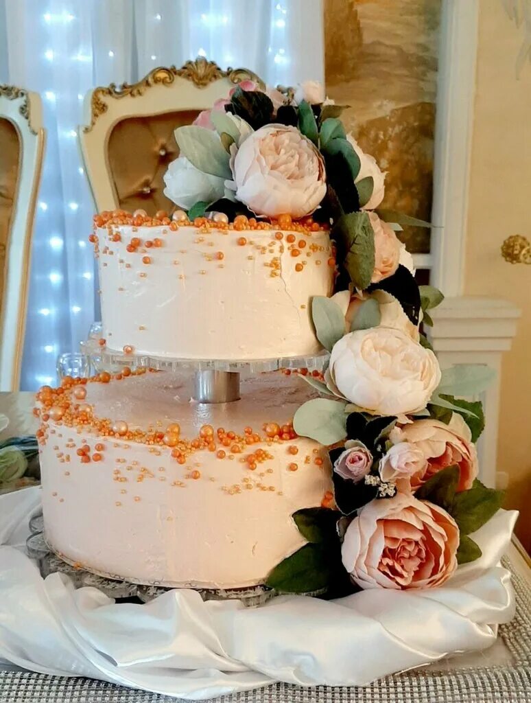 украшение торта с абсрикосом и черешней. торт ко дню влюбленных муссовый вряд 10 тортиков. торт cream royal ришелье 1. новогодний торт бисквит. тортик на новоселье.