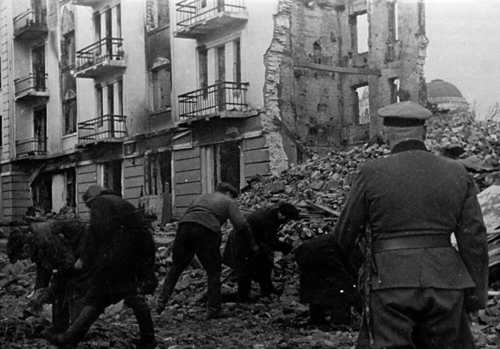 Тверь в годы великой отечественной. Оккупация Калинина в годы войны 1941-1945. Город Калинин в оккупации.освобождение Калинина. Тверь оккупация. Тверь в годы войны 1941-1945.