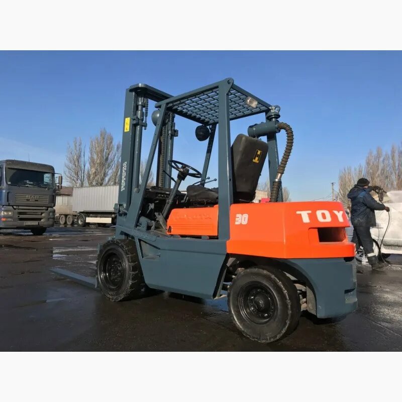 Погрузчик гудсенс 30. 5 тонн. Погрузчик 3тн. Dalian cpcd30db. Вилочный погрузчик тойота 3 тонны.