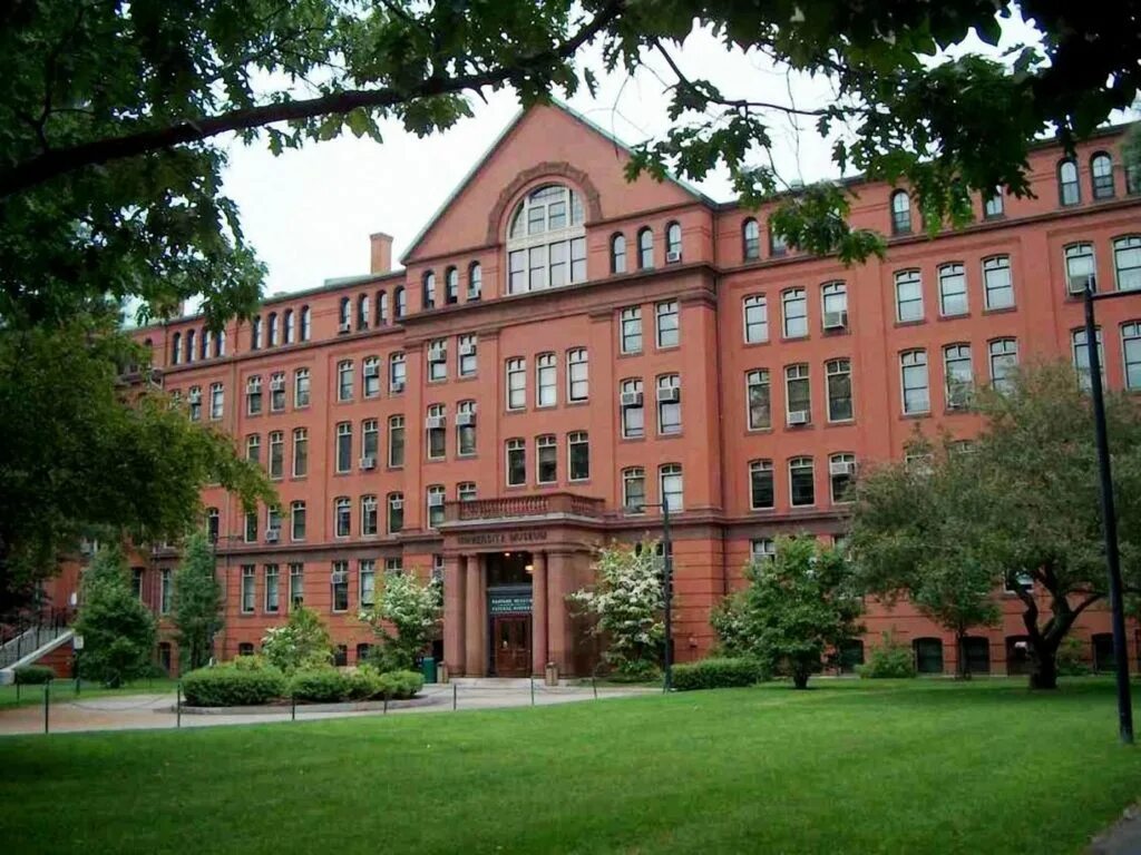Самый высший вуз. Гарвардский университет (Harvard University), США. Бостон Гарвардский университет. Гарвард университет 1636. Гарвардский колледж в США 1636.
