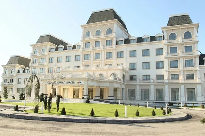 Sea breeze поселок нардаран баку. Дом эмина агаларова. Отель агаларова в азербайджане. Особняк эмина агаларова в подмосковье. Агаларов комплекс в баку.