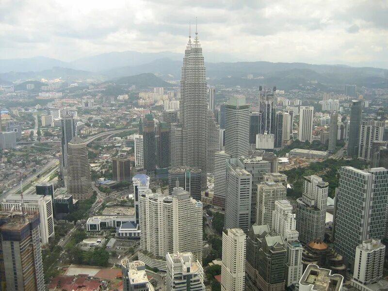 куала лумпур улицы города. Petronas малайзия.