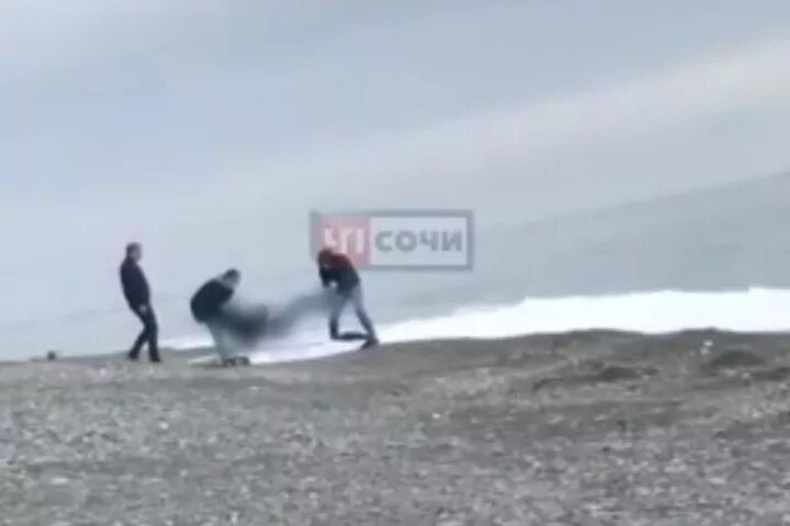 Парень утонул в сочи. Трупы в море вблизи тамани. раен страдают около моря. вчера в адлере утонул ребенок.
