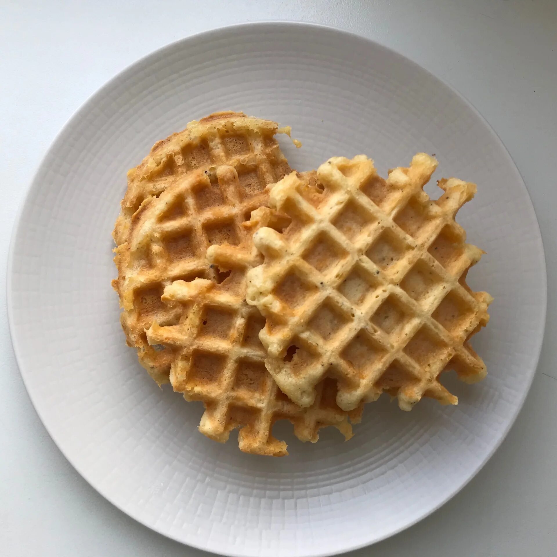 кокосовые вафли. вафли в электровафельнице без молока. бельгийские вафли шарлиз. мягкие вафли для электровафельницы. вафли миллер миллер.