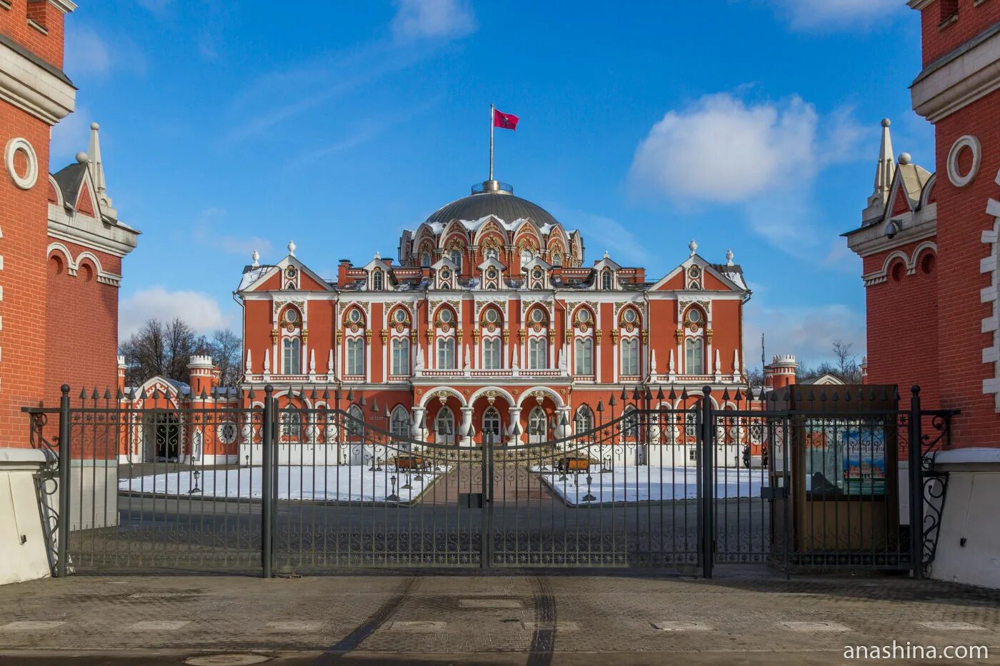 Петровском путевом дворце в москве