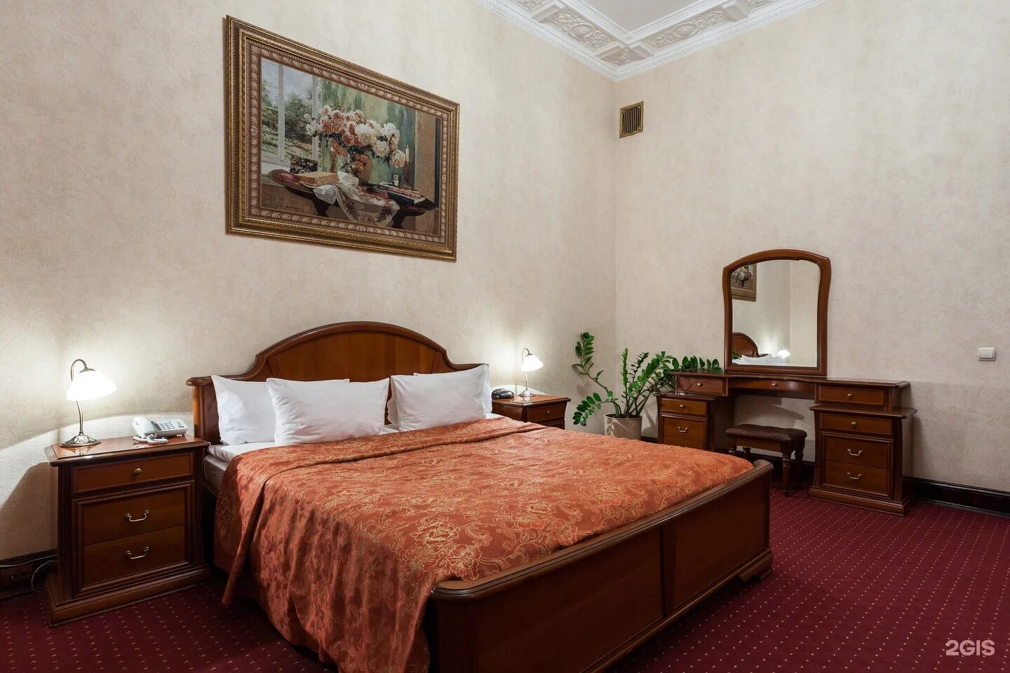 гостиница хилтон москоу ленинградская. гостиница на ленинградском проспекте. телефон гостиницы ленинградская. телефон гостиницы ленинградская. Hilton leningradskaya 5*.