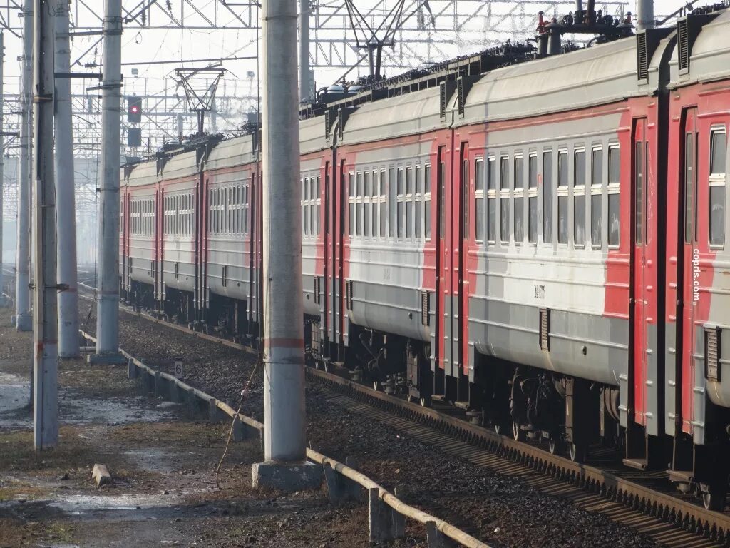 Москва оренбуржье. Электричка Медногорск Оренбург. ЖД вокзал Медногорск. Оренбург электричка. Поезд электричка Орен.