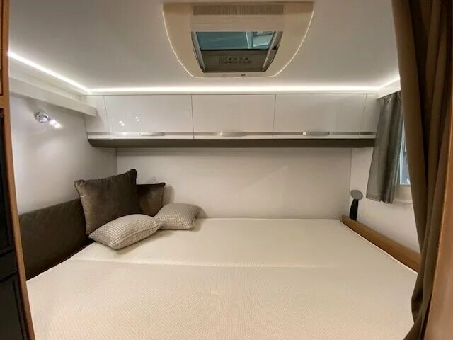 Автодом яхты на колесах. Автодом Adria Sonata 502. Автодом Адрия XL. Adria Coral XL 600 dp. Адрия кемпер.