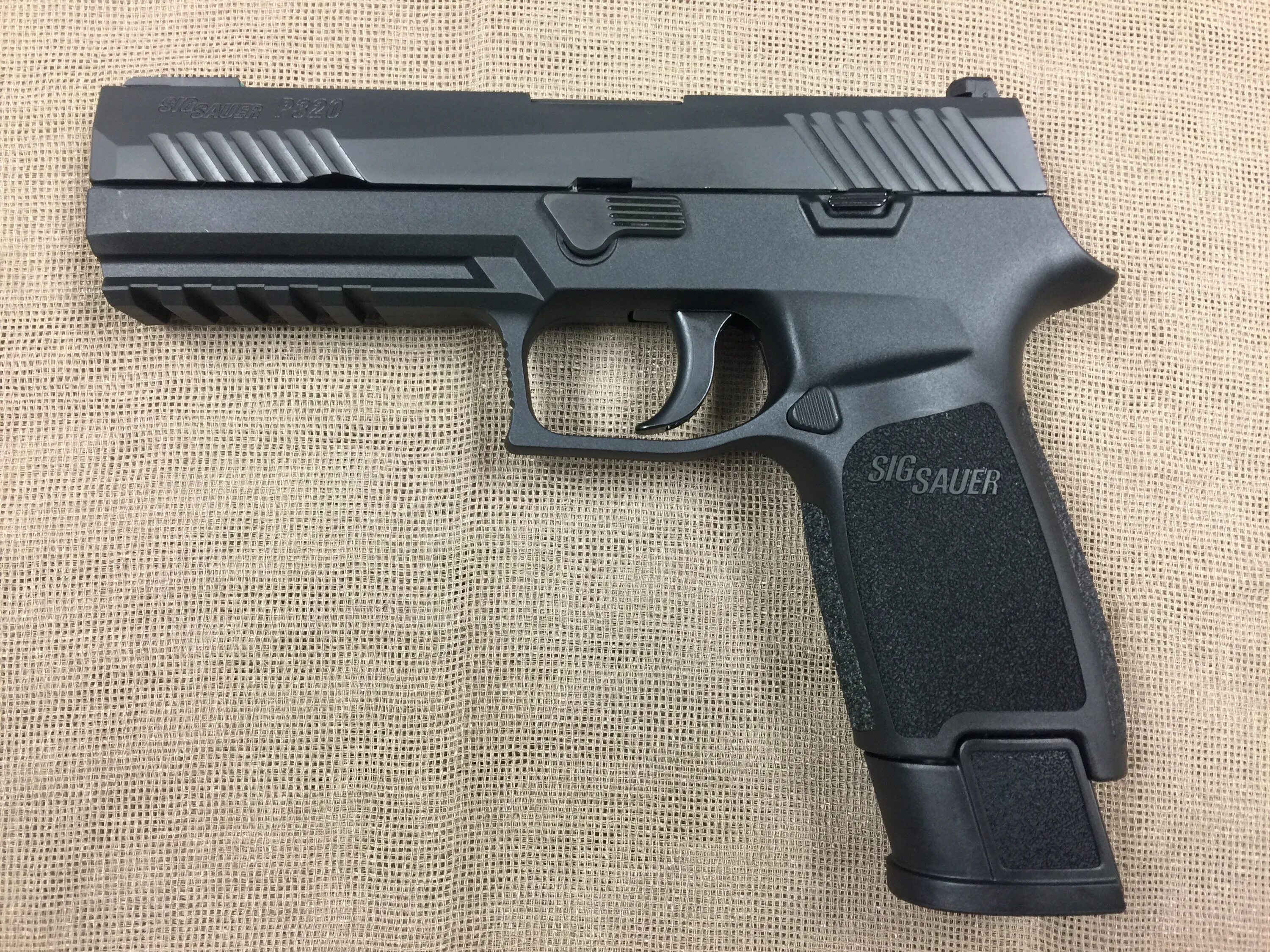 Doc sig. Sig p320. sig p320 compact. зиг зауэр p320 m17.