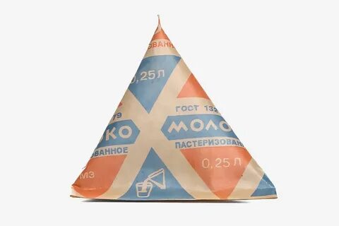 Молоко в треугольных пакетах