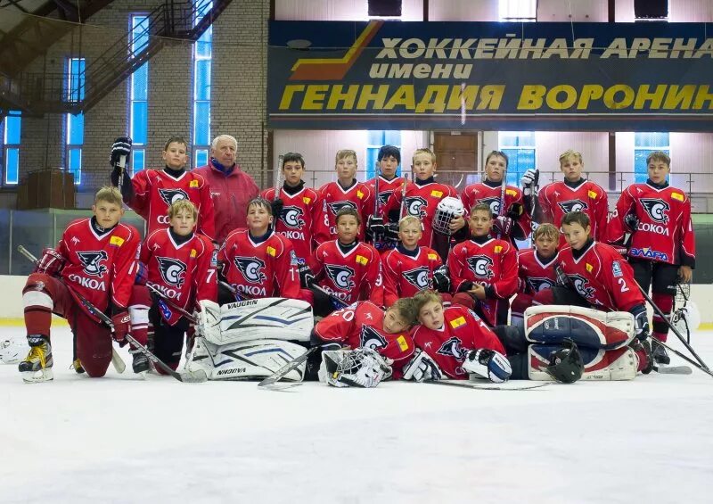 Сокол новочебоксарск хоккей. Хоккейная команда Сокол Новочебоксарск. Команда Сокол хоккей Новочебоксарск. Сокол (хоккейный клуб, Новочебоксарск). Вагнер хоккей Сокол Новочебоксарск.