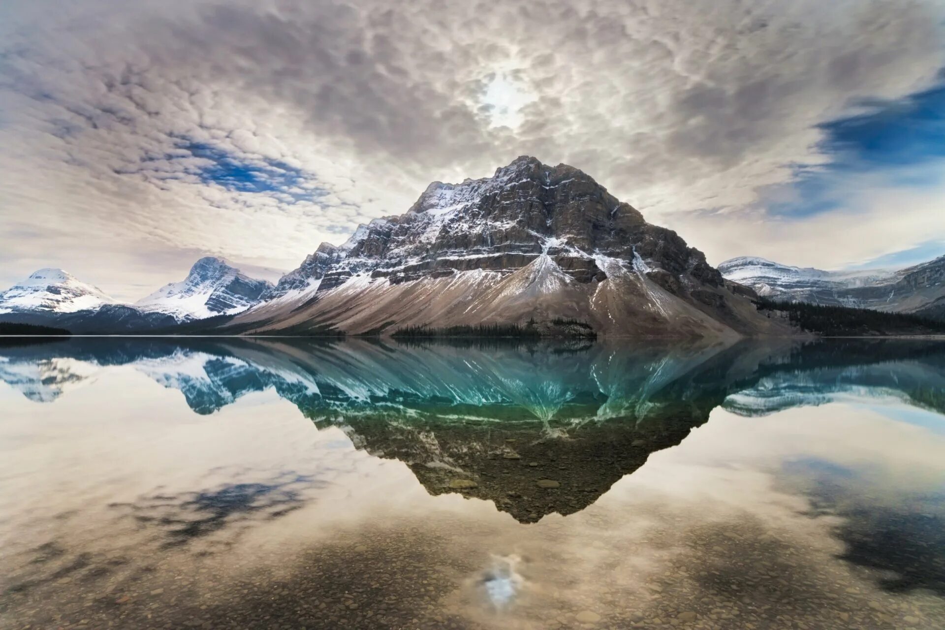Красивые картины на телефон. Bow Lake, Banff National Park, Alberta, Canada, Канада. Невероятные пейзажи. Красивые горы. Горы и вода.