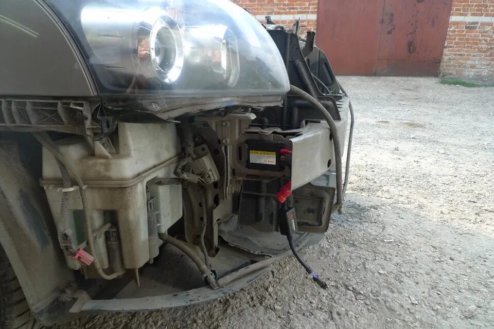 Как снять бампер и фару. - Toyota Avensis II, 1,8 л, 2006 года другое DRIVE2