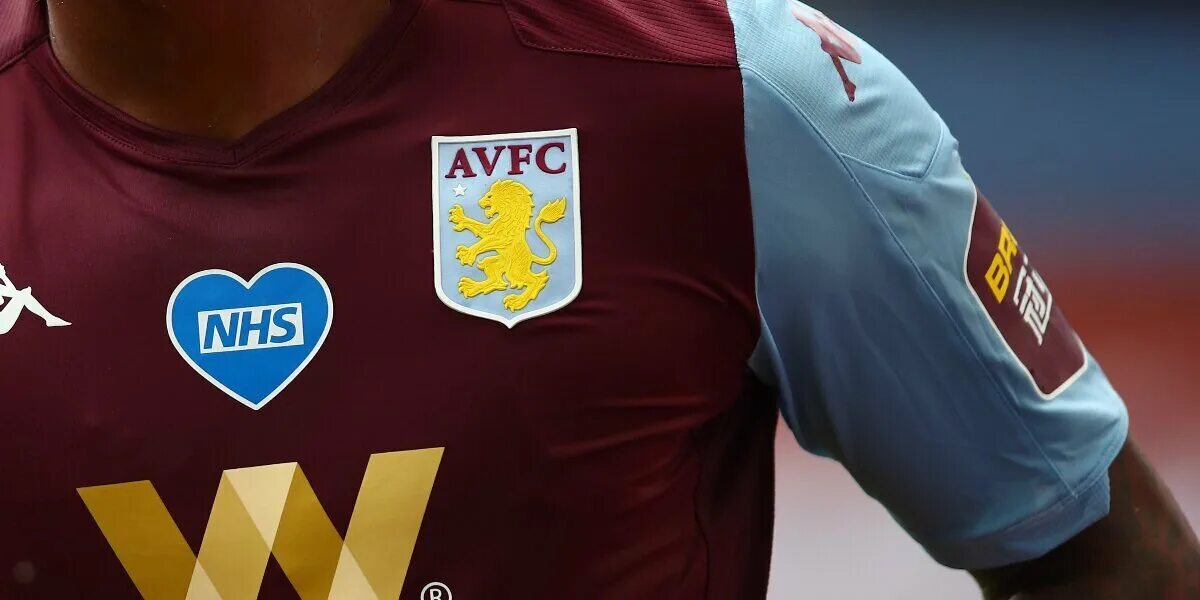 Открывается после замены игрока aston villa