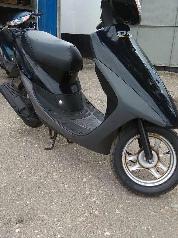 Хонда дио 50. Хонда дио 50z468. Honda Dio 27 Постер. Хонда дио 50 2 человека. Dio 50